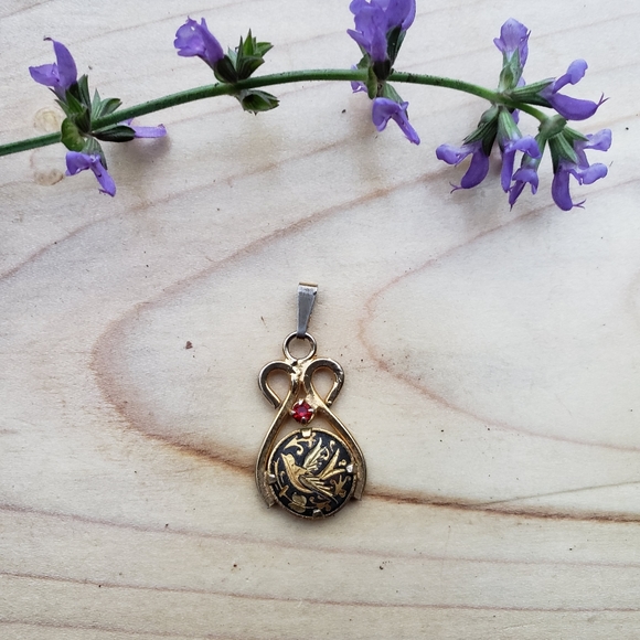 Spanish Damascene Handpainted Vintage Pendant - Picture 2 of 4